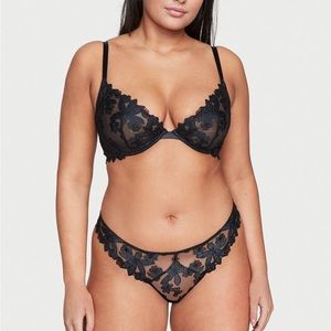 Set-Victoria’s Secret Very Sexy Unlined Floral Embroidered Plunge Bra & x2 Panty